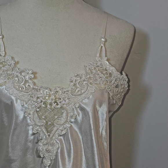 Vintage Dentelle White Nightgown Satin Size M Bridal Beaded Honeymoon Lingerie - Picture 4 of 8